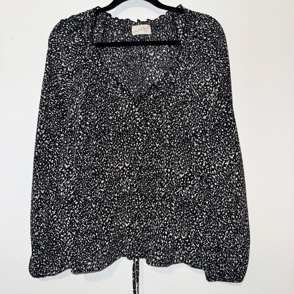 Monochrome Sheer Patterned Blouse - Picture 1 of 4